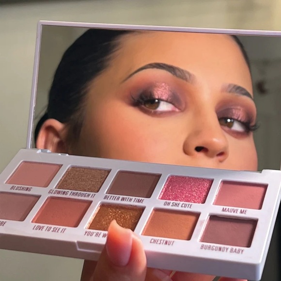 Kylie Cosmetics The Mauve Eyeshadow Palette - Picture 2 of 11